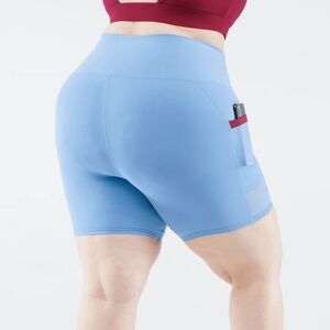 Fabletics On-the-Go Ultra High-Waisted 7" Short size 2x